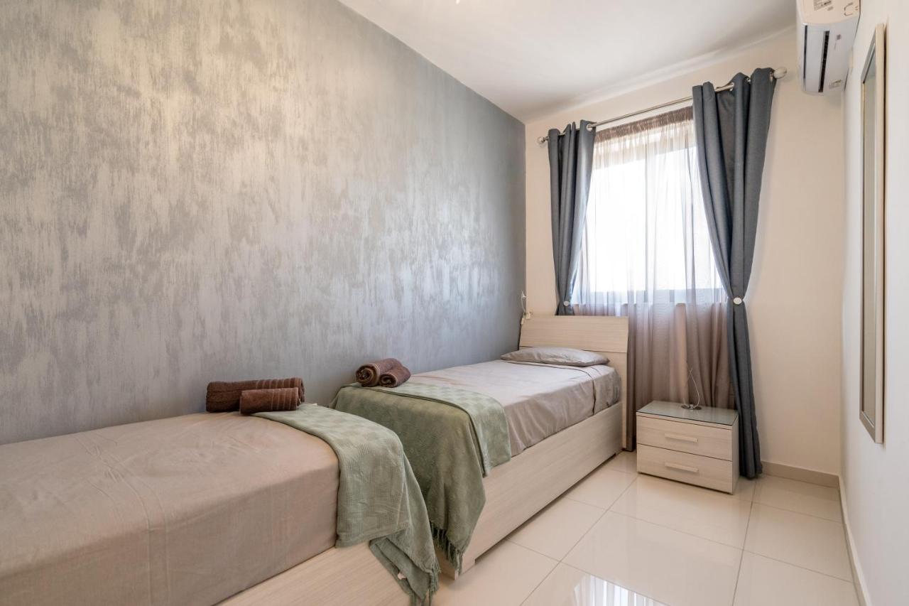 Brand New Apartment-2 Min From The Sea-Central Bugibba St. Paul's Bay Bagian luar foto